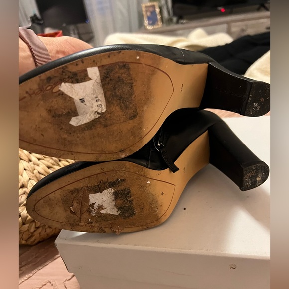 Booties - Picture 4 of 4